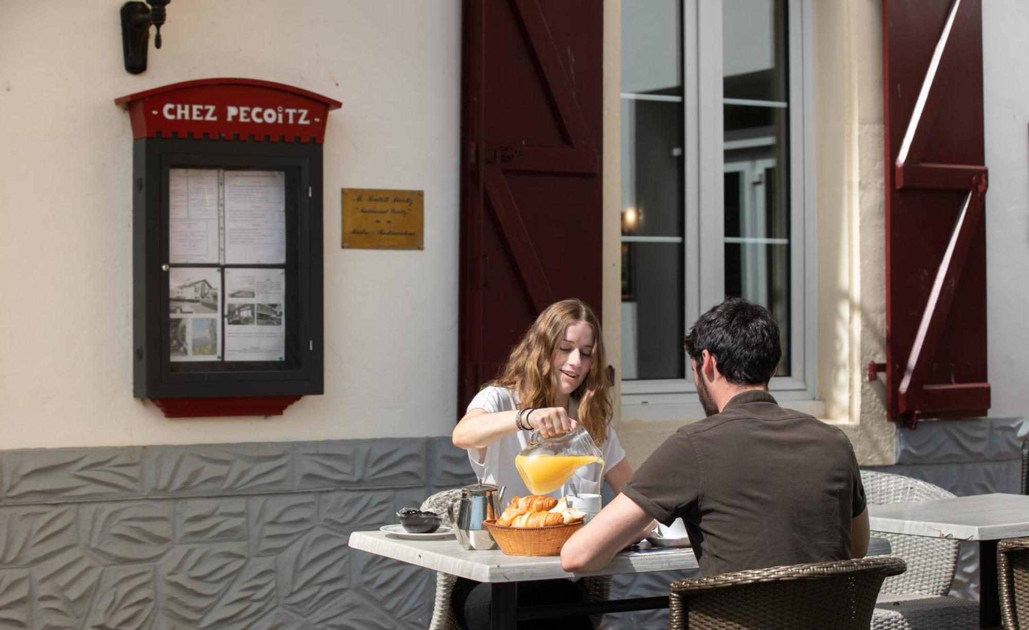 Hotel Restaurant Pecoitz Saint-Jean-Pied-de-Port Exterior foto